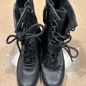Sorel black boots with zipper on side. Size 8. No longer available through sorel